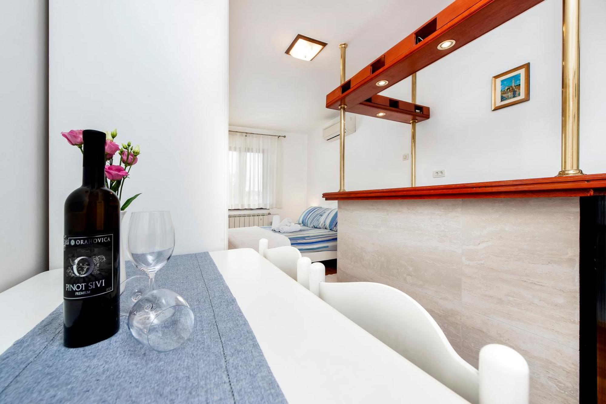 Carmelo Apartament *