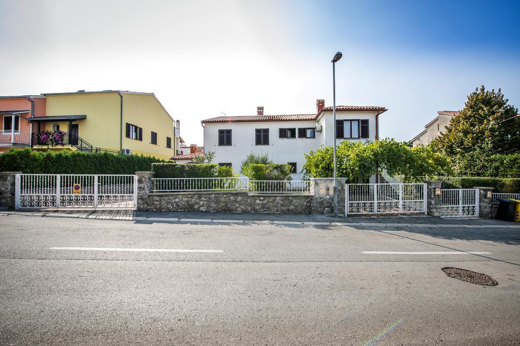 Carmelo Apartament *